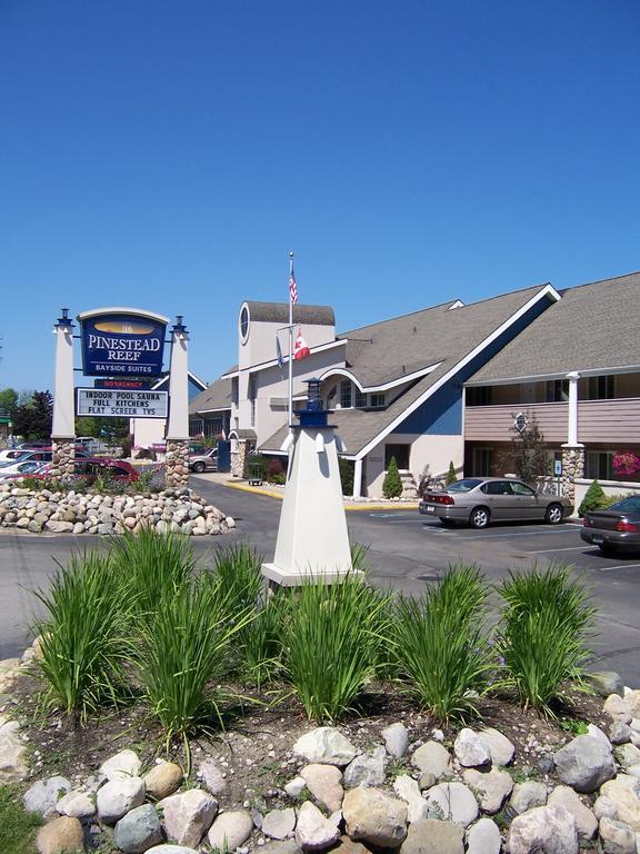 Pinestead Reef Resort Traverse City Exterior foto